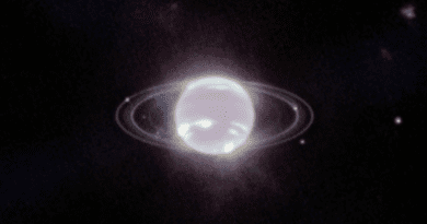 Webb’s Near-Infrared Camera (NIRCam) images objects in the near-infrared range from 0.6 to 5 microns, so Neptune does not appear blue to Webb. In fact, the methane gas so strongly absorbs red and infrared light that the planet is quite dark at these near-infrared wavelengths, except where high-altitude clouds are present. Such methane-ice clouds are prominent as bright streaks and spots, which reflect sunlight before it is absorbed by methane gas. Credits: NASA, ESA, CSA, STScI