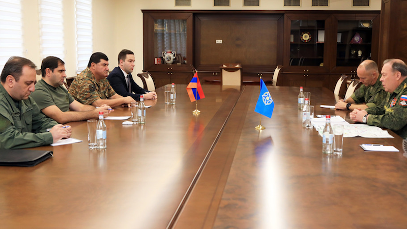 CSTO Secretary General Stanislav Zas, who is heading a CSTO mission in Armenia, meets with the Chief of the Army General Staff, Major General Edvard Asryan. Photo Credit: CSTO