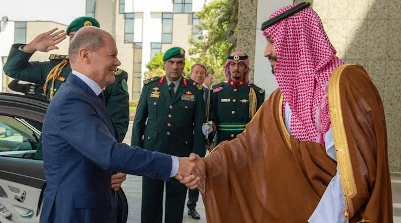 Saudi Crown Prince Mohammed bin Salman receives German Chancellor Olaf Scholz in Jeddah. (SPA)