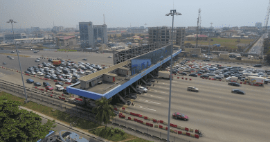 The Lekki toll gate in Lagos, Nigeria. Protesters were concentrated on the road in front of the gate pictured. Photo Credit: S.aderogba, Wikipedia Commons