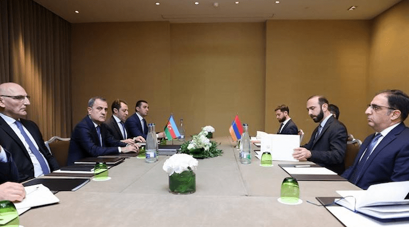 Foreign Minister of Azerbaijan Jeyhun Bayramov and Foreign Minister of Armenia Ararat Mirzoyan meet in Geneva on October 2, 2022. Photo Credit: mfa.am