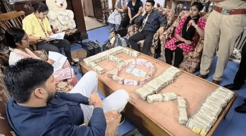 Indian police display bundles of Indian currency they claimed to have seized from the house of Church of North India Bishop P. C. Singh of Jabalpur diocese in Madhya Pradesh on Sept. 8. Police carried out yet another raid on the home and office of Lutheran Bishop Surendra Kumar Sukka based at Chhindwara district on Nov. 10. (Photo: supplied)