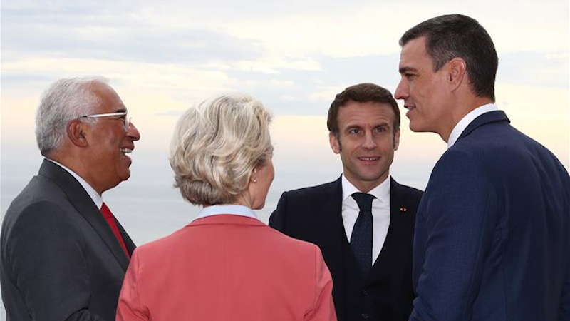 Prime Minister of Portugal António Costa, President of the European Commission Ursula von der Leyen, President of France Emmanuel Macron with Spain's Prime Minister Pedro Sánchez. Photo Credit: Pool Moncloa / Fernando Calvo