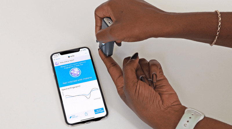 A smartphone-operated spectrometer has been developed to detect changes in blood caused by malaria. Copyright: University of Queensland. This image has been cropped.