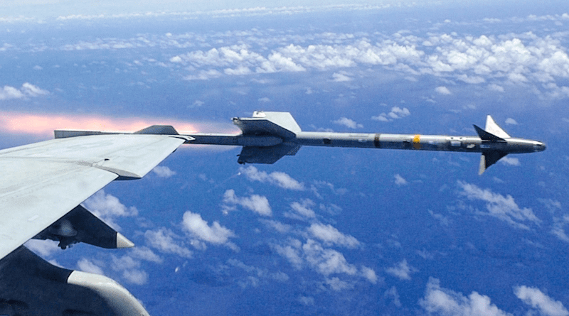 AIM-9M Sidewinder. Photo Credit: US Navy