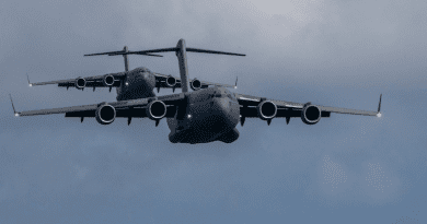 American and Australian C-17 Globemasters take part in an aerial maneuver training mission in Honolulu, Hawaii, on May 4, 2022. (US Airforce photo by Makensie Cooper)