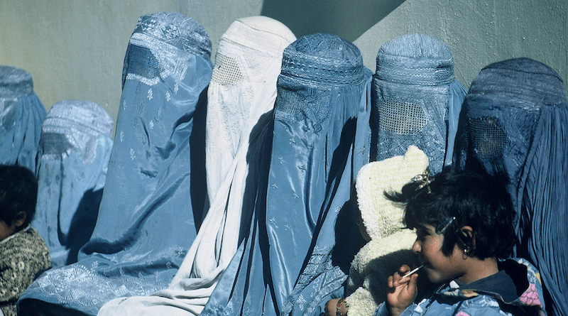 A group of women in Afghanistan wearing burkas. Photo Credit: Nitin Madhav (USAID), Wikimedia Commons