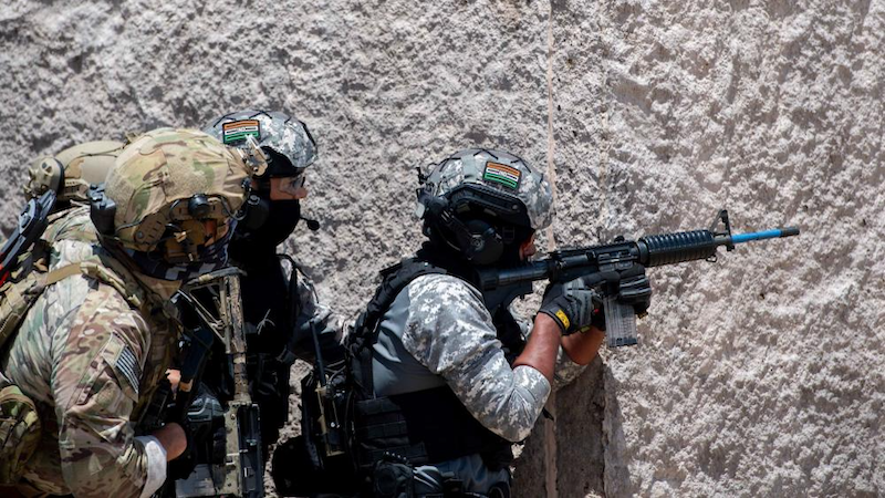 U.S. Army and Indian marine commandos special operations forces conduct special operations urban combat training during Rim of the Pacific 2022, Kaneohe Bay, Hawaii, July 7, 2022 (U.S. Navy/Dylan Lavin)