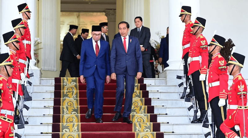 Malaysia's Prime Minister Anwar Ibrahim with Indonesia's President Joko Widodo. Photo Credit: Indonesia President's Office