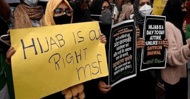 Muslims protest ban on wearing the hijab in schools in Karnataka State, India. Photo Credit: Mehr News Agency