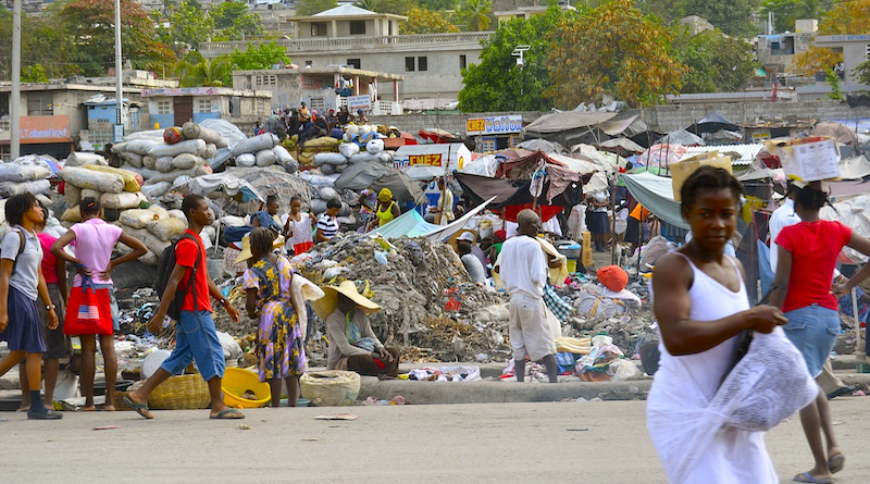 Poverty Helping People Volunteer Poverty Relief Haiti