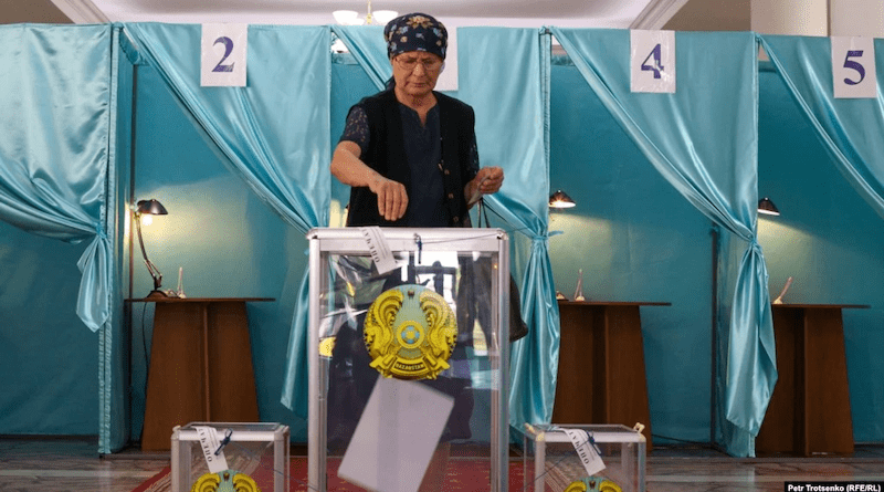 File photo of a woman voting in Kazakhstan elections. Photo Credit: RFE/RL