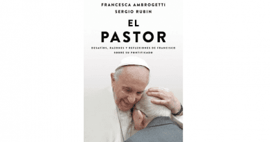 "El Pastor: Desafíos, razones y reflexiones de Francisco sobre su pontificado," by Sergio Rubin and Francesca Ambrogetti