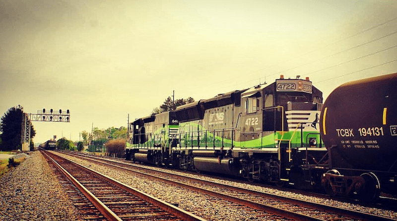 A Norfolk Southern train. Photo Credit: Michael Hoskins, Wikipedia Commons