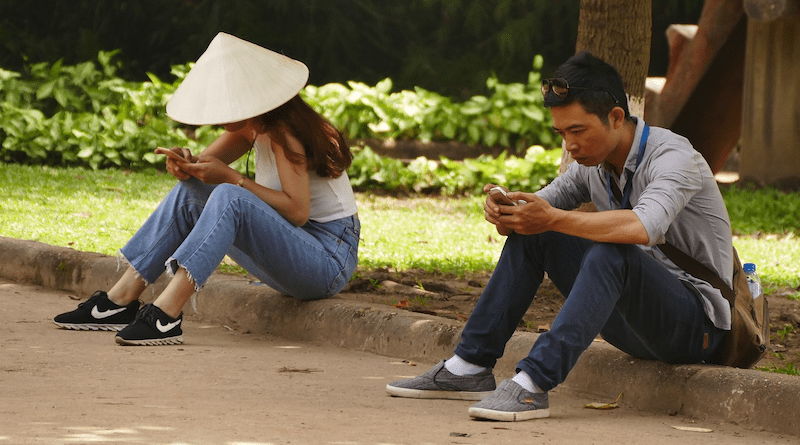 Vietnam People Mobile Communication Smartphone