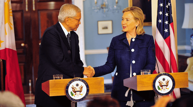 Albert del Rosario with US Secretary of State Hillary Clinton. Photo Credit: US State Department