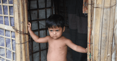 Rohingya Child Refugee Homeless Poverty Hunger