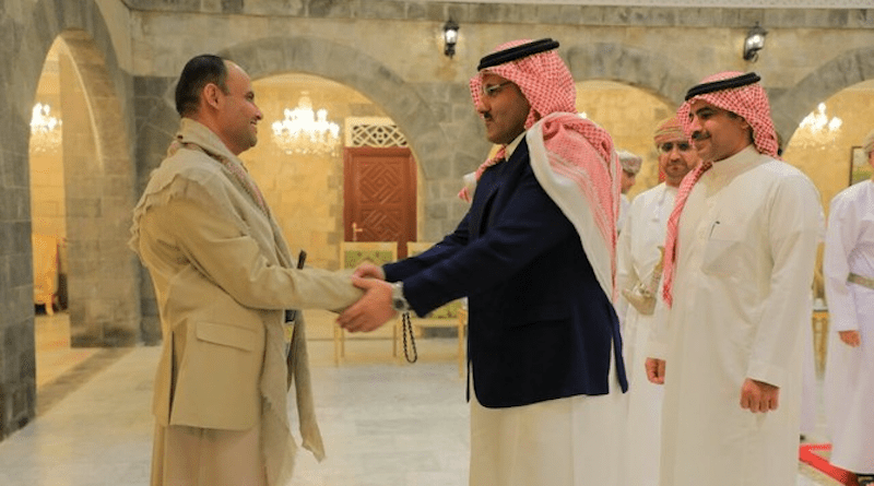 Saudi Arabia’s ambassador to Yemen Mohammed Al-Jaber shakes hands with the political leader of the Houthis, Mahdi Al-Mashat. (@mohdsalj)