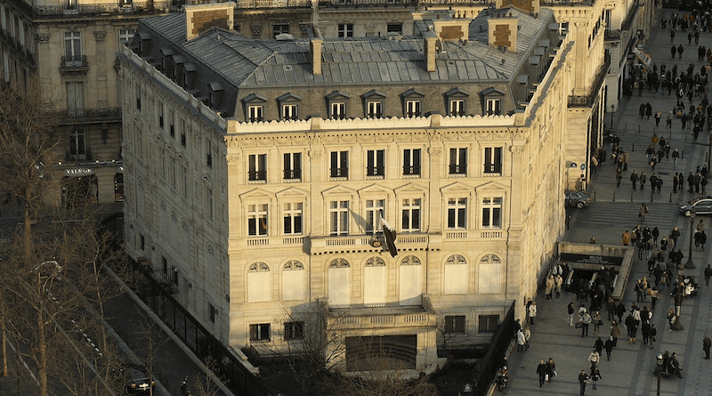 Embassy of the Qatar in Paris, France. Photo Credit: Krokodyl, Wikipedia Commons