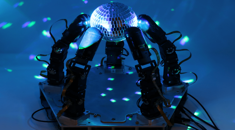 Using a sense of touch, a robot hand can manipulate in the dark, or in difficult lighting conditions. CREDIT: Columbia University ROAM Lab