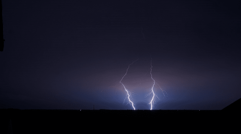 Double-termination negative cloud-to-ground lightning captured by high-resolution camera (Binzhou, China) CREDIT Key Laboratory of Middle Atmosphere and Global Environment Observation (LAGEO), IAP, CAS, Beijing, China