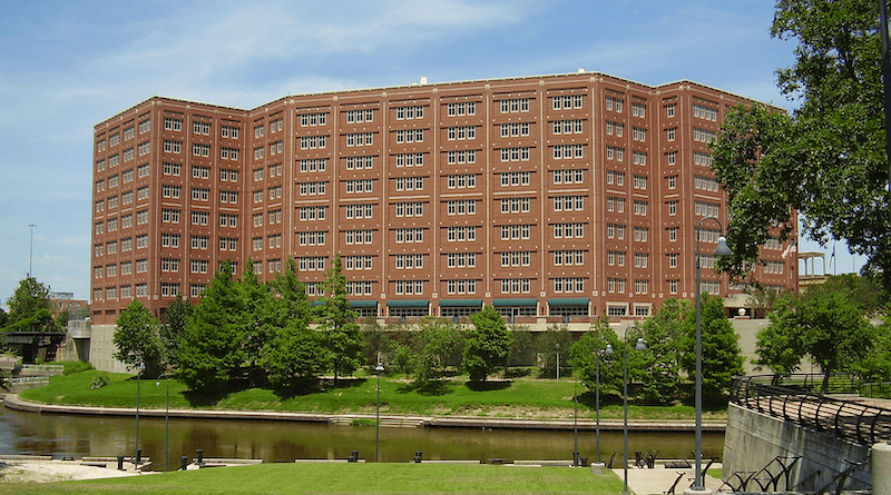 701 Jail of the Harris County Sheriff's Office, Houston, Texas. Photo Credit: WhisperToMe, Wikipedia Commons