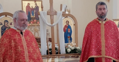 Fr Bohdan Heleta (left) and Fr Ivan Levytsky, Church of the Nativity of the Blessed Virgin, Berdyansk Photo Credit: Donetsk Exarchate