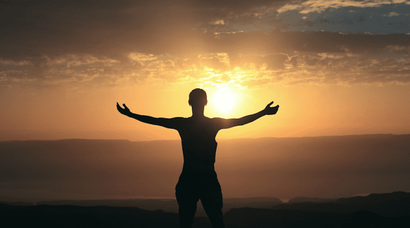 More morning-oriented individuals may benefit from higher psychological wellbeing thanks to both personality characteristics and attitudes toward religion. CREDIT: Hippopx, CC0 (https://creativecommons.org/publicdomain/zero/1.0/)