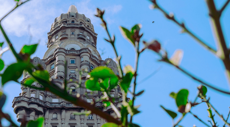 Salvo Palace, National Historic Monument of Montevideo, Uruguay. Photo: Hernansuarez28.