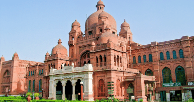 Pakistan's Lahore Museum. Photo Credit: Guilhem Vellut, Wikipedia Commons