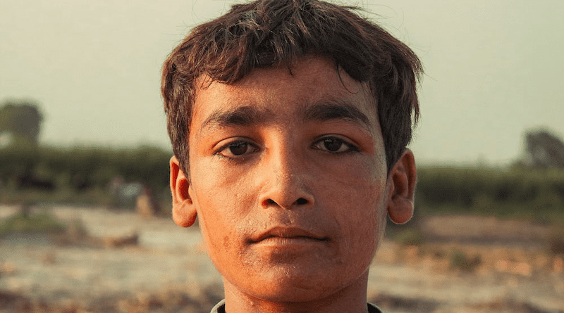 Pakistan Boy Child India Kashmir South Asia