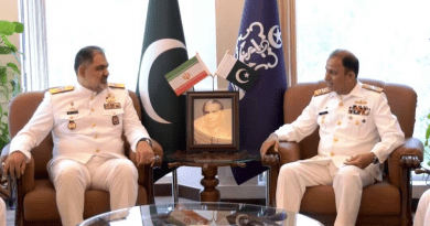 Rear Admiral Shahram Irani, the commander of the Iranian Navy, with Pakistani counterpart Admiral Muhammad Amjad Khan Niazi. Photo Credit: Tehran Times