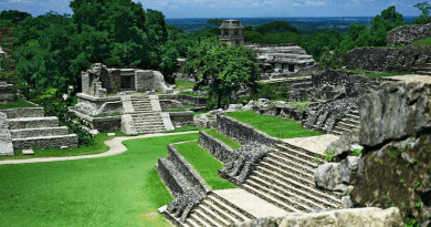 Overview of the central plaza of the Maya city of Palenque (Chiapas, Mexico), an example of Classic period Mesoamerican architecture. Photo Credit: Jan Harenburg, Wikipedia Commons
