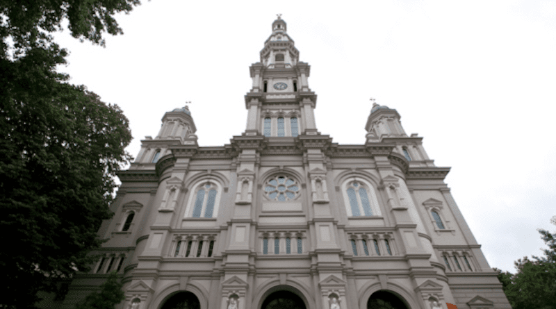 Cathedral of the Blessed Sacrament in Sacramento, California. Photo Credit: Pinoy916, Wikipedia Commons