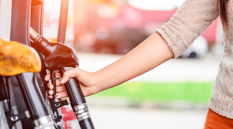 Many people can't afford higher gas prices, and are not able to buy an electric car. We need to have these debates in the open, argues professor Alexander Ruser (Illustration photo: iStockphoto)