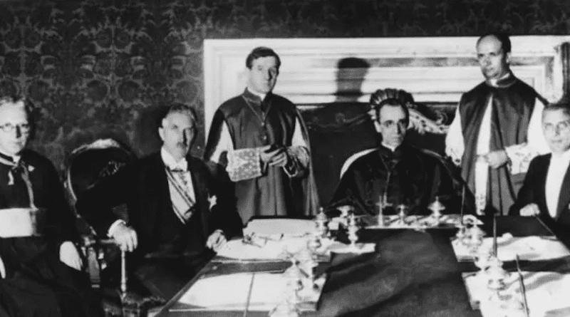 The agreement between the German Reich and the Holy See in Rome was signed on July 20, 1933. | Bundesarchiv, Bild 183-R24391| Wikipedia|CC BY-SA 3.0 de