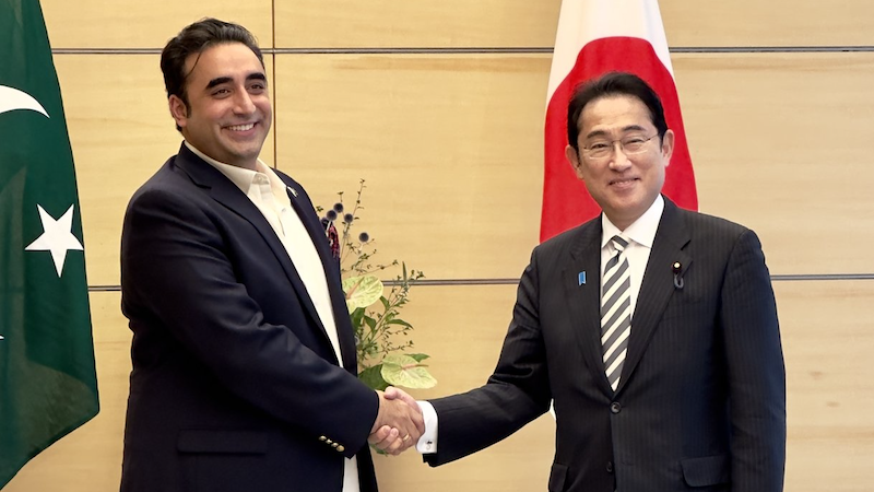 Pakistan's Foreign Minister Bilawal Bhutto Zardari with Japan's Prime Minister Fumio Kishida. Photo Credit: Pakistan Foreign Ministry