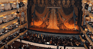The Mariinsky theatre in St Petersburg. © Sandra Cohen-Rose and Colin Rose / Flickr. Its extension was extended some ten years ago. Putin was in the audience, down in the middle of the stalls, watching the opening.