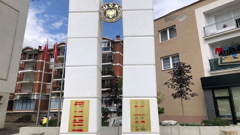 The monument with its Kosovo Liberation Army emblem and two memorial name plaques in Istog/Istok. Photo: Serbeze Haxhiaj/BIRN