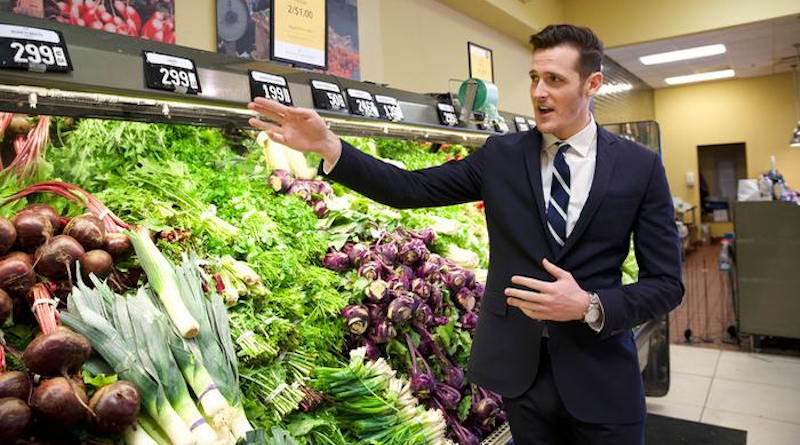 Robert Sanders, assistant professor of Marketing and Analytics at the Rady School. Sanders estimated food waste and inventories indirectly using the shelf lives, sales data and production process knowledge gained from interviews with grocery store employees. Credit: UC San Diego's Rady School of Management.