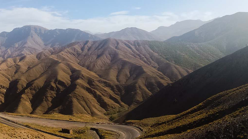 The Atlas Mountains (a mountain range across the northwestern stretch of Africa extending through Algeria, Morocco, and Tunisia). Photo: Tola Akindipe (Wikimedia Commons / CC BY-SA 4.0)