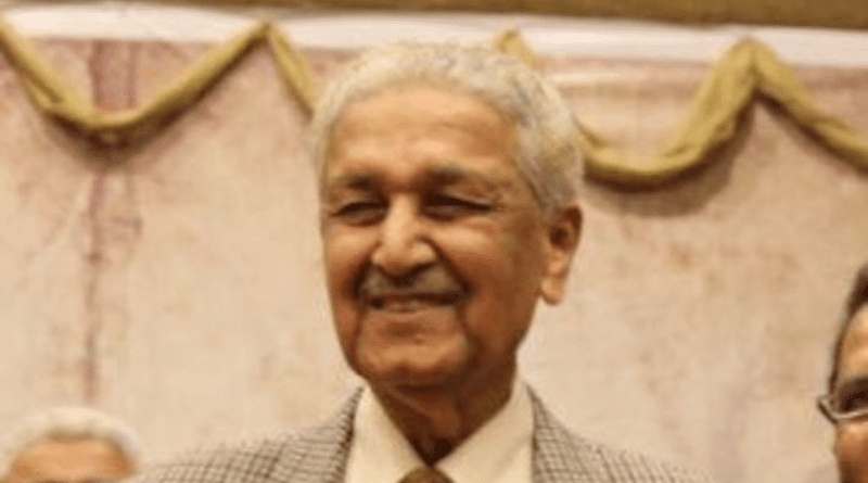 Dr. Abdul Qadeer Khan Photo Credit: Waiza Rafique, Wikipedia Commons