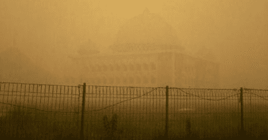 Air pollution in Jakarta, Indonesia. Photo Credit: Franky Acil Zamzani, Wikipedia Commons