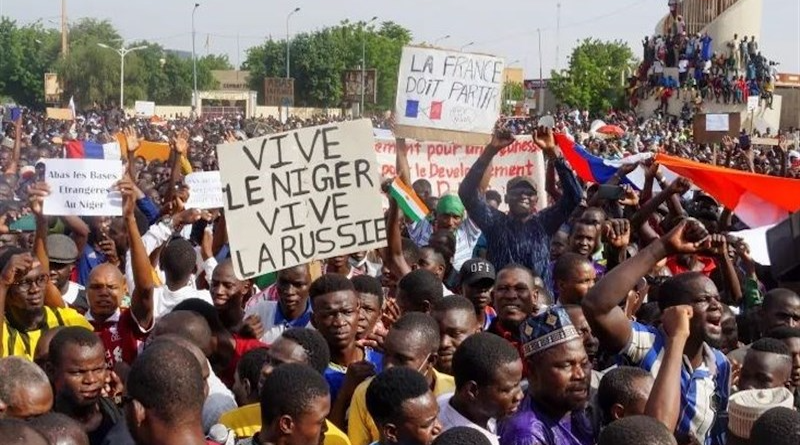 Crowd in Niger supporting the military coup and Russia. Photo Credit: Tasnim News Agency