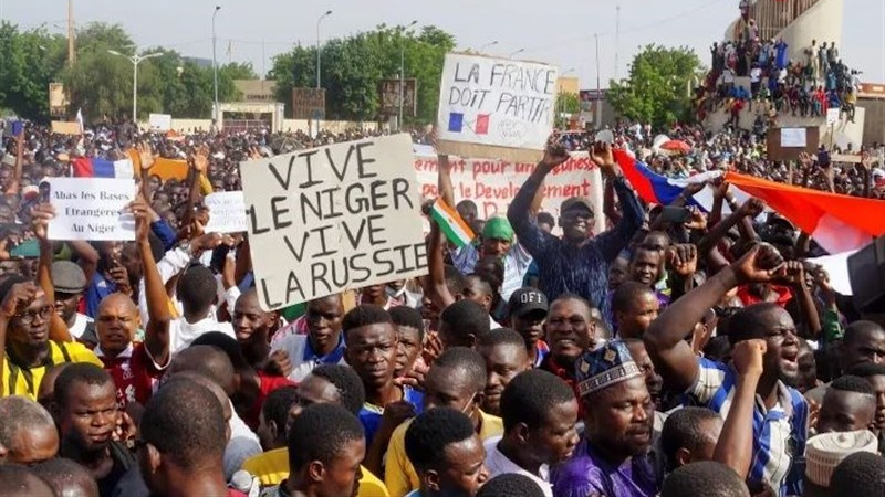 Crowd in Niger supporting the military coup and Russia. Photo Credit: Tasnim News Agency