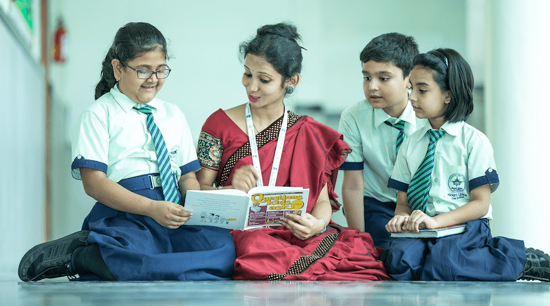 India teacher classroom students