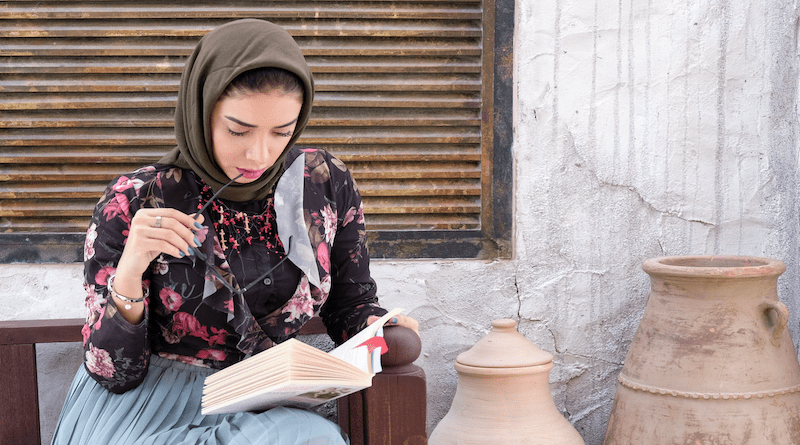 young girl woman muslim abaya