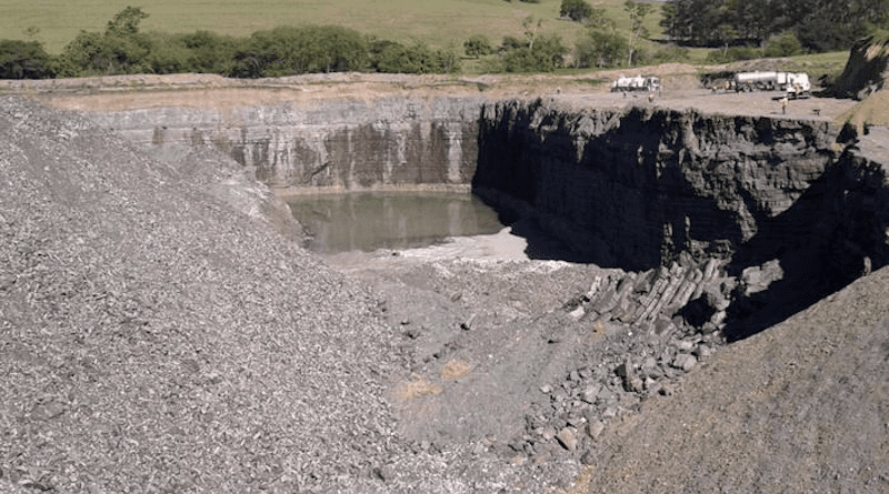 Open-cast limestone mine in Saltinho, São Paulo state, Brazil CREDIT: Francisco Ruiz/ESALQ-USP