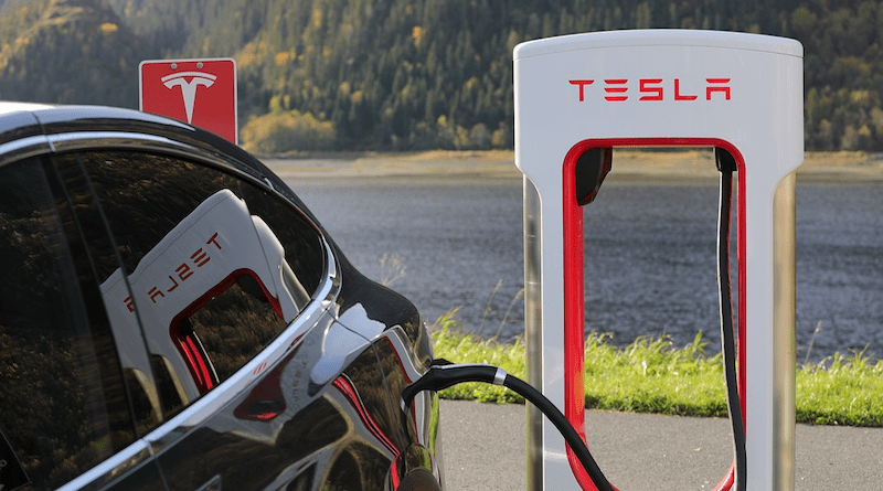 Tesla car auto electric vehicle charger