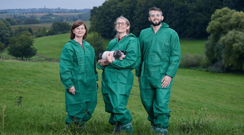 Prof. Dr. Monika Hartmann, Jeanette Klink-Lehmann and Milan Tatic at the Frankenforst Campus in Vinxel in the Siebengebirge region. Photo: Volker Lannert/University of Bonn